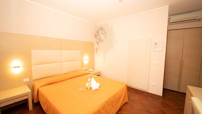 Double/Double Room with Single Beds