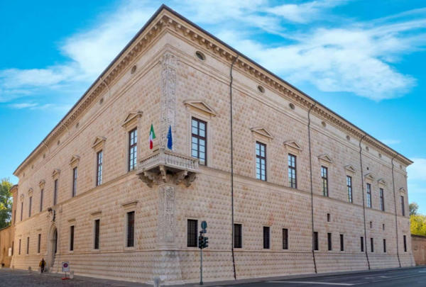 Visita Guidata a Palazzo dei Diamanti e Curiosità e Intrighi a Casa d’Este