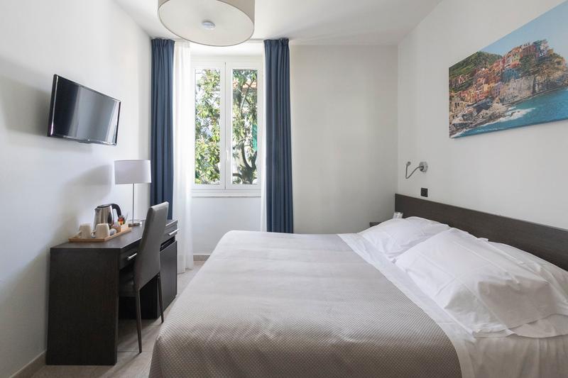 Double/Double Room with Single Beds