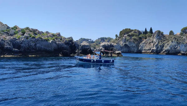 Tour in barca nella Baia di Taormina