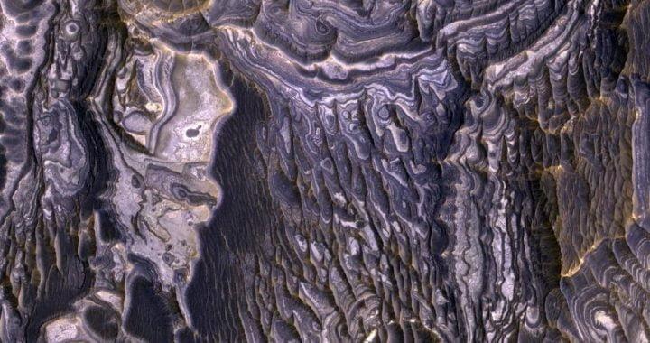 Những lớp trầm tích sáng trên Hỏa tinh - 416830main image1562 946 710 / Thiên văn học Đà Nẵng