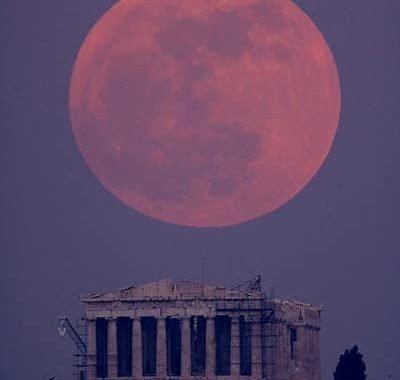 Mặt trăng trên ngôi đền Parthenon - 1 9 / Thiên văn học Đà Nẵng