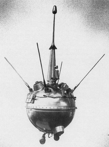 Ngày 14/09/1959, tàu vũ trụ Luna-2 của Liên Xô đã đâm xuống bề mặt Mặt Trăng - / Thiên văn học Đà Nẵng