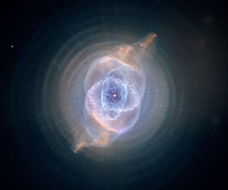 Tinh vân Mắt mèo nhìn qua Hubble - 1 rozkpi / Thiên văn học Đà Nẵng