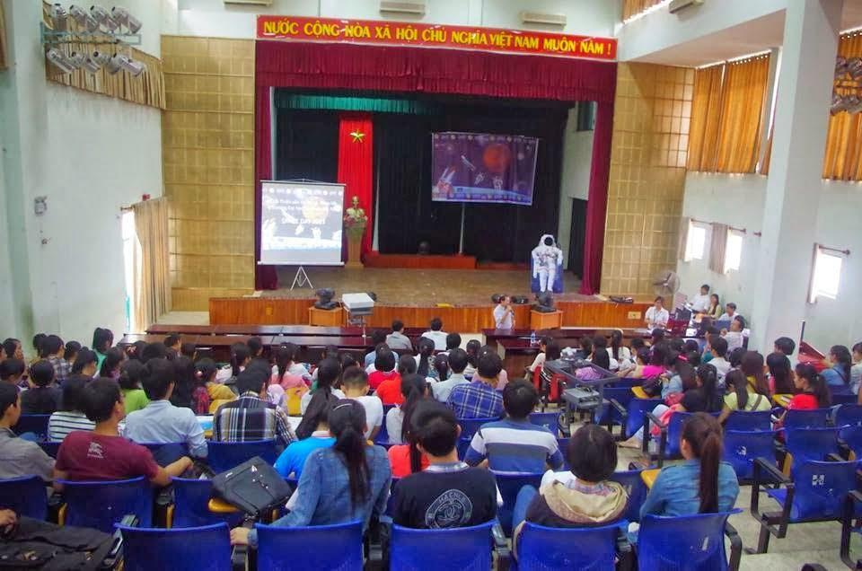 [2013-10-19] Chương trình thiên văn UED Space Day 2013 - 5 u08kd7 / Thiên văn học Đà Nẵng