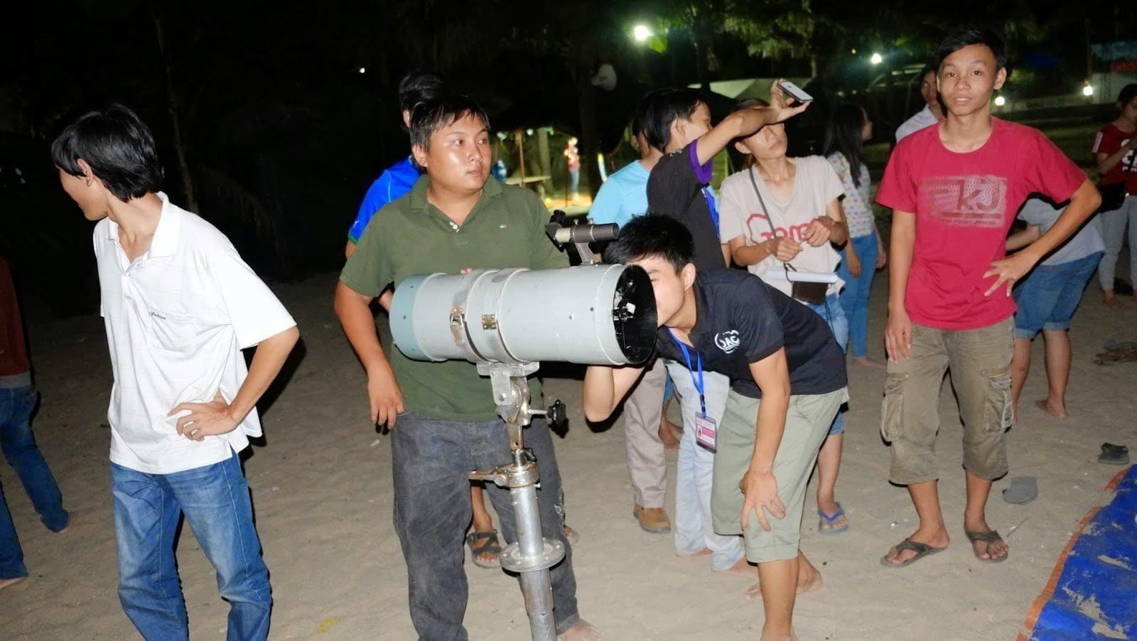 [2014-08-12] DAC tổ chức quan sát Mưa sao băng Perseids tại Tiên Sa - 9 fazqhr / Thiên văn học Đà Nẵng