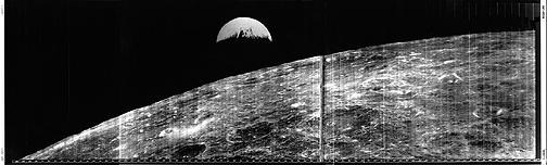 Ngày 23/08/1966, tàu Lunar Orbiter 1 đã tiến hành chụp ảnh Trái Đất từ quỹ đạo Mặt Trăng - lo1 h102 123 d6pysm / Thiên văn học Đà Nẵng