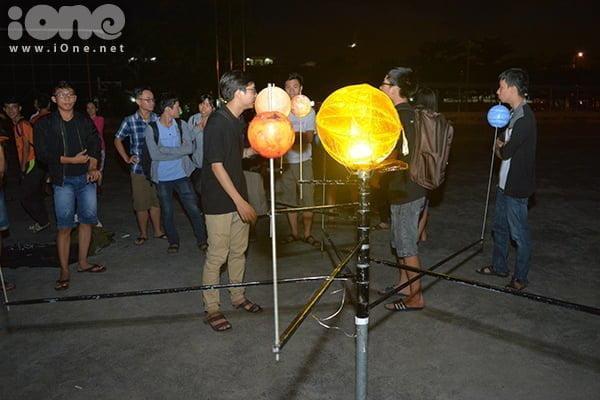 Bạn trẻ Đà Nẵng mang 'đồ nghề' xịn, lập hội đi ngắm siêu trăng - / Thiên văn học Đà Nẵng