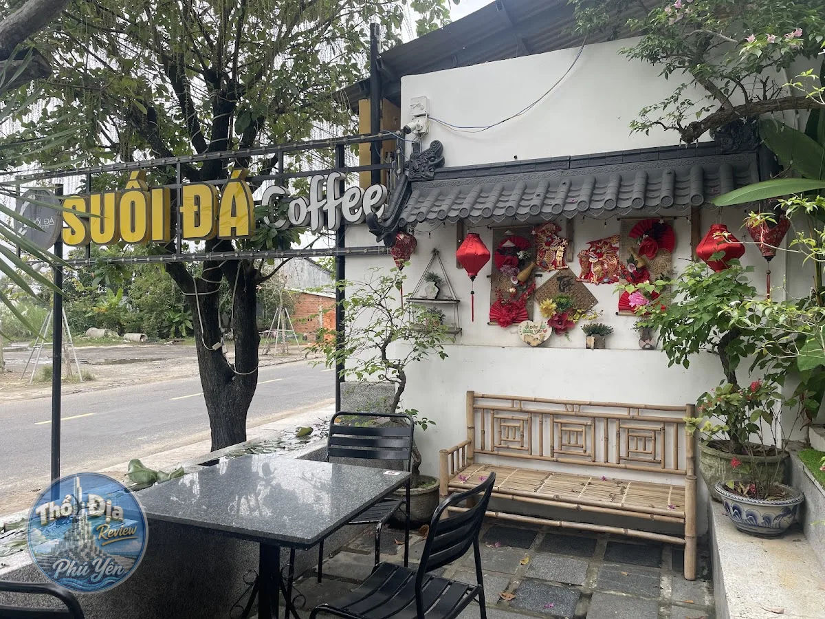 Cafe Suối Đá