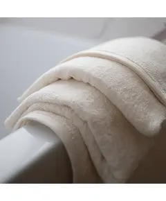 Plain Towel - 100% High Quality Cotton - Buy in Bulk - More Cottons - TijaraHub