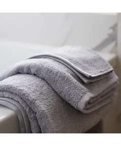 Plain Bath Towel - 100% High Quality Cotton - Buy in Bulk - More Cottons - TijaraHub