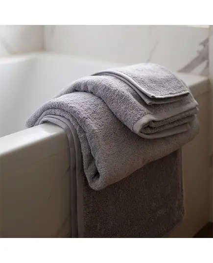 Plain Bath Towel - 100% High Quality Cotton - Buy in Bulk - More Cottons - TijaraHub