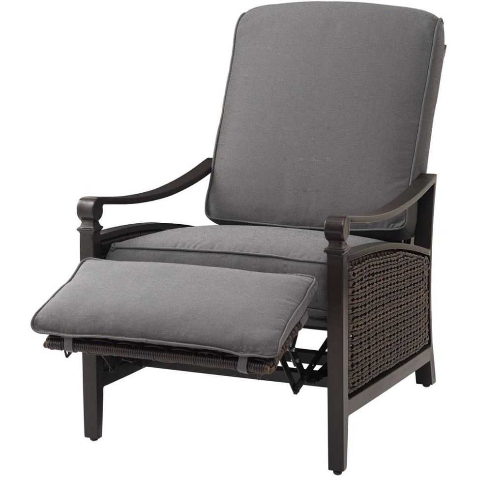 Featured Photo of Outdoor Recliner Chairs