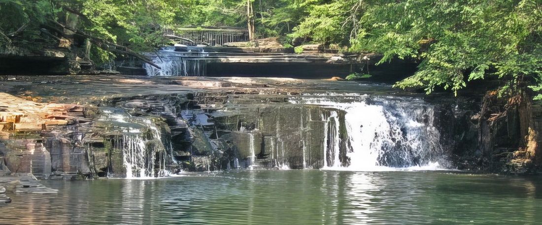 Things to do in Winchester Tn - Hiking Old Stone Fort