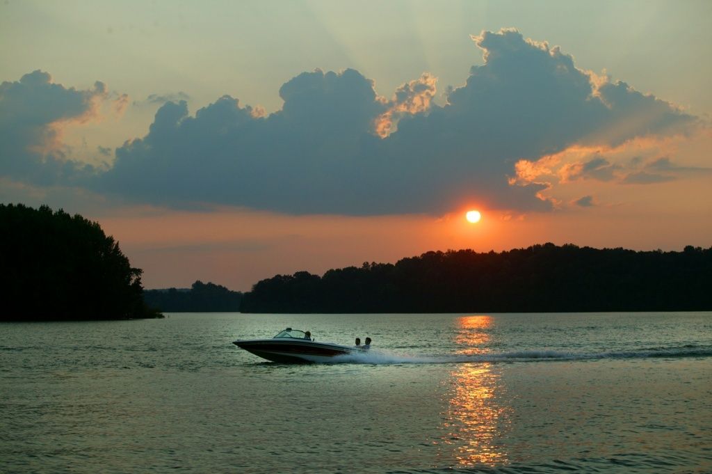 How to Find a Tims Ford Boat Rental