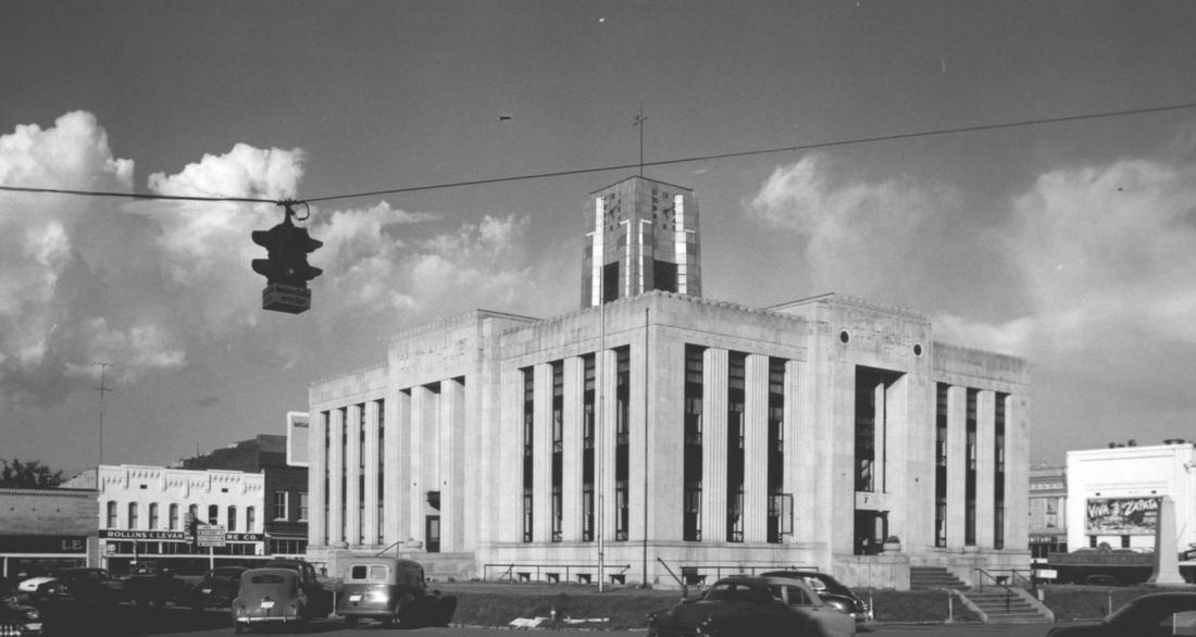 Franklin County Courthouse c 1952