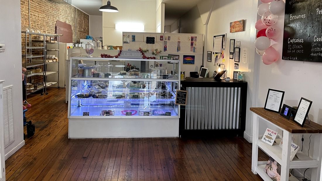 Inside of Designer Cakes - Winchester TN Square