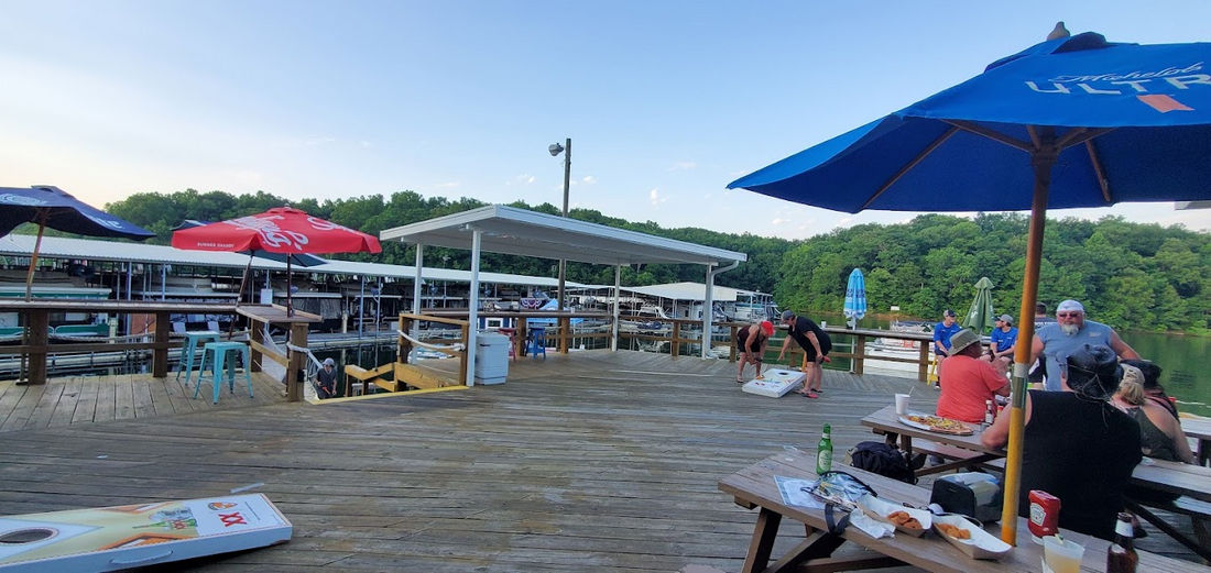 Hard Dock Cafe - restaurant on Tims Ford Lake