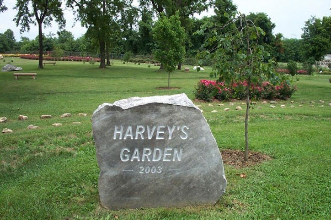 Harvey's Garden in Winchester TN -- front sign of park