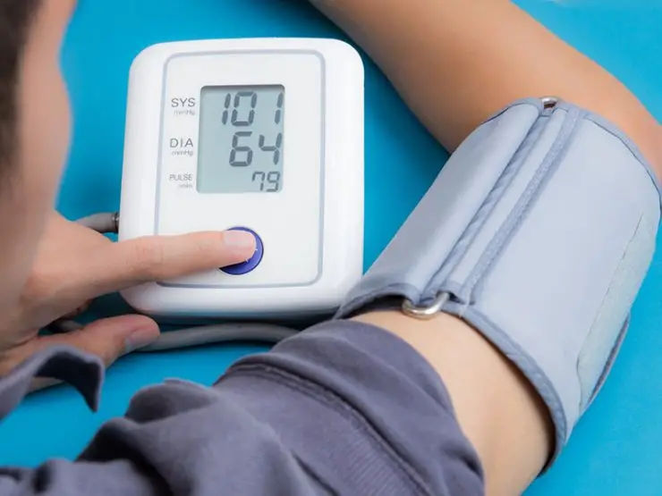 Các Bước Để Đo Huyết Áp Bằng Máy Cơ Đơn Giản và Chính Xác