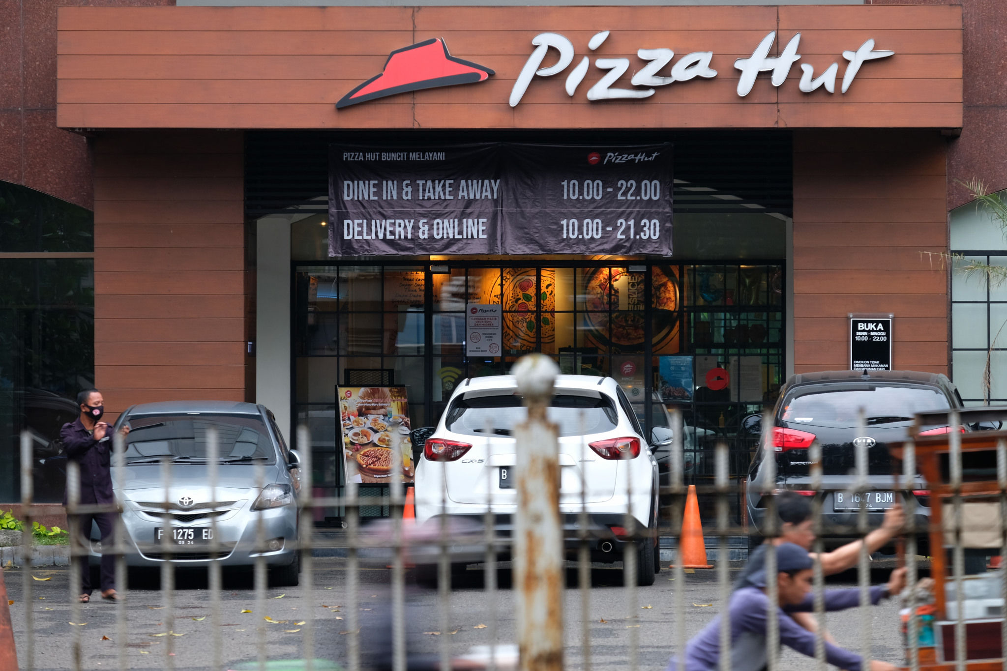 Beban Membengkak, Laba Bersih Pizza Hut (PZZA) Turun 51,97 Persen