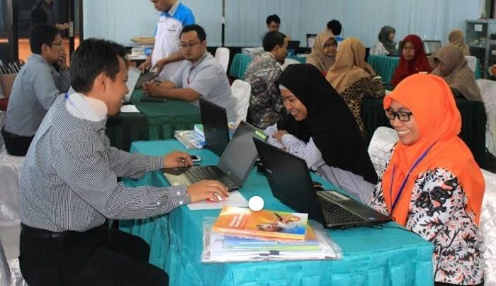 standar-tinggi-penulisan-buku-pelajaran-sekolah-tiga-serangkai-solo-didukung-banyak-penulis