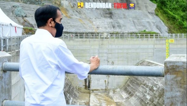 Tanam 655 Pohon Greenbelt Bendungan Tukul Pacitan Diharapkan Beri Manfaat Ekonomi Bagi Warga Sekitar