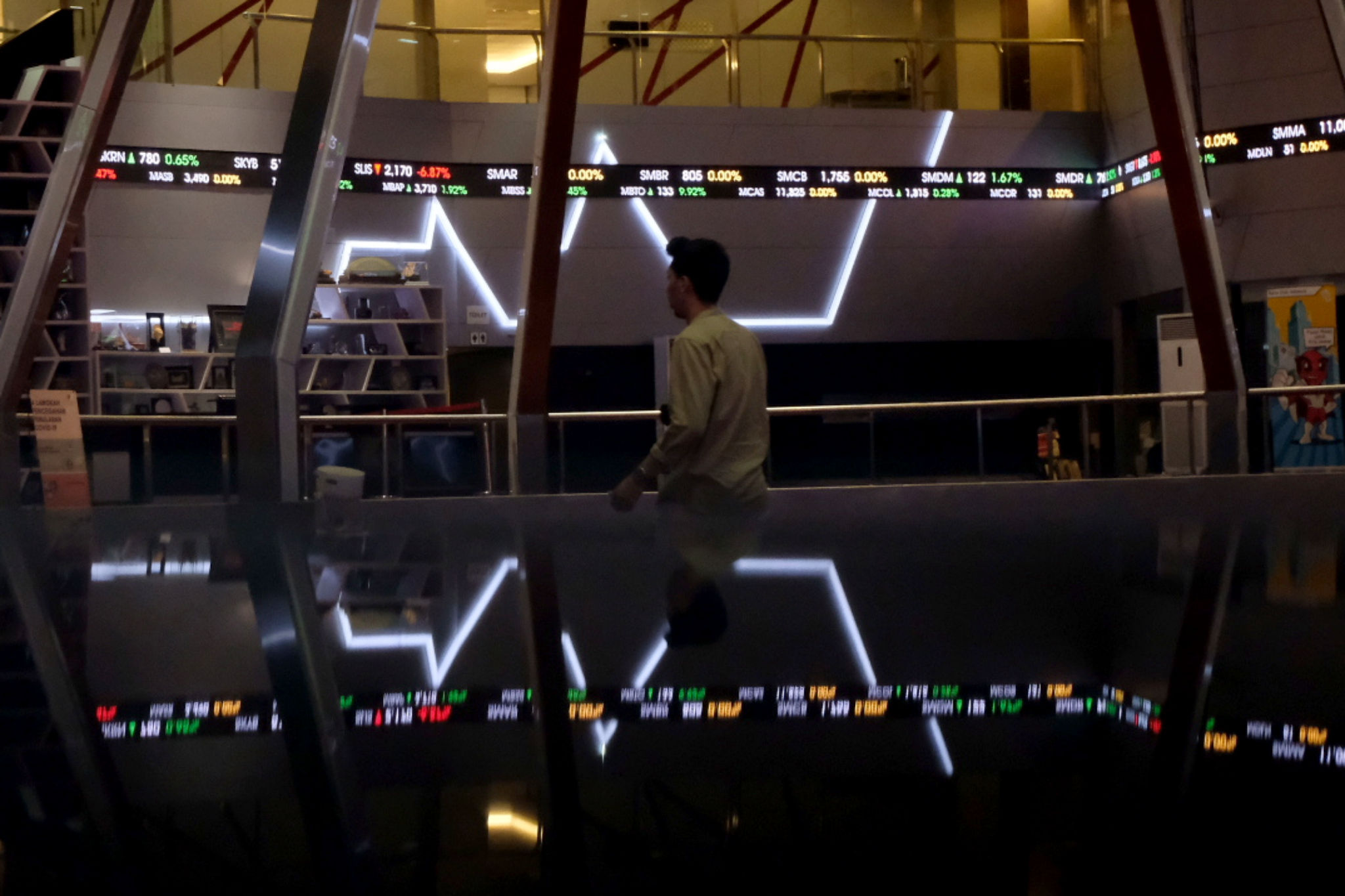 IHSG Hari Ini Potensi Turun, MNC Sekuritas Rekomendasi Saham AKRA, LSIP