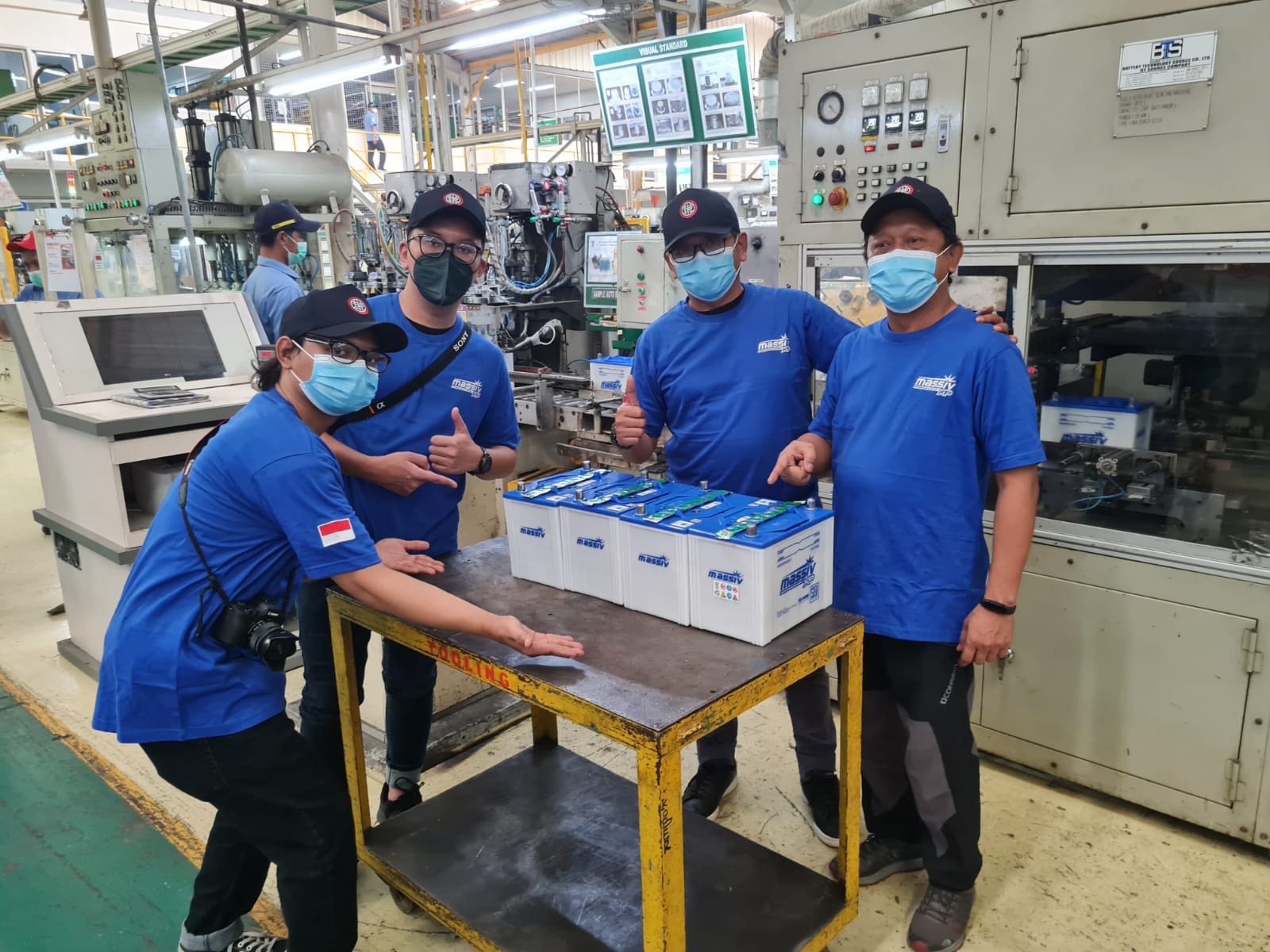 Melihat Langsung Proses Produksi Aki Mobil Massiv, 35% Diekspor