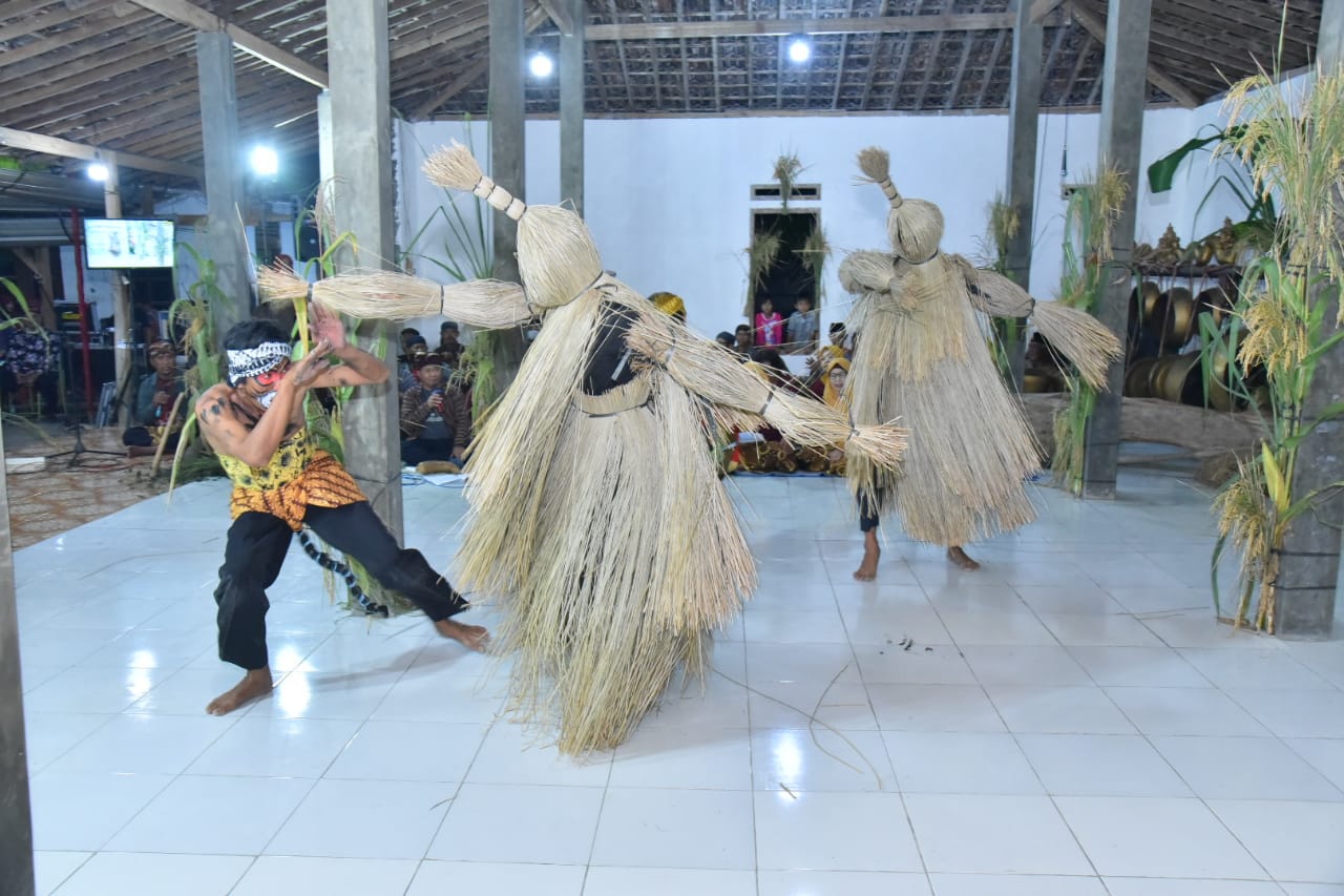 Tari Kebo Kinul | soloaja.co