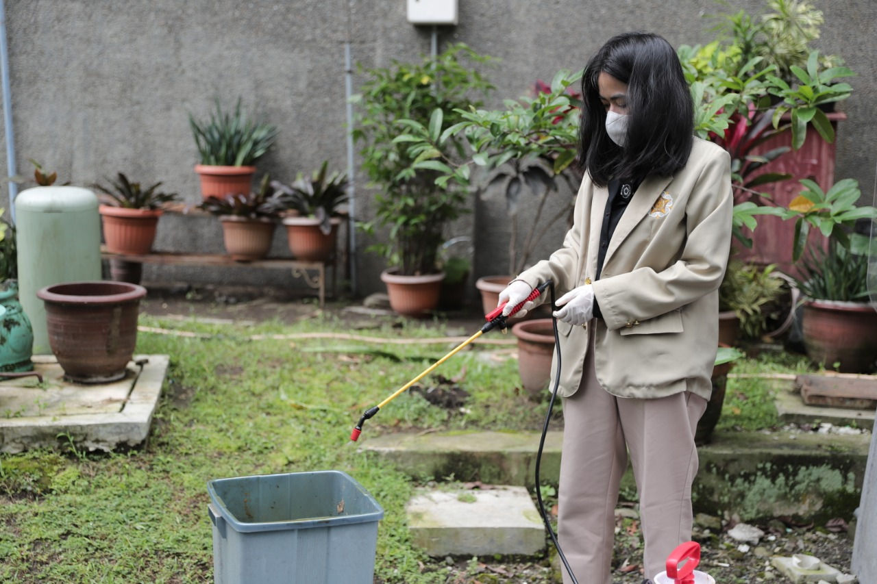Ditantang Ayahnya, Mahasiswa UGM Ciptakan Larutan Penetral Bau Air Sampah
