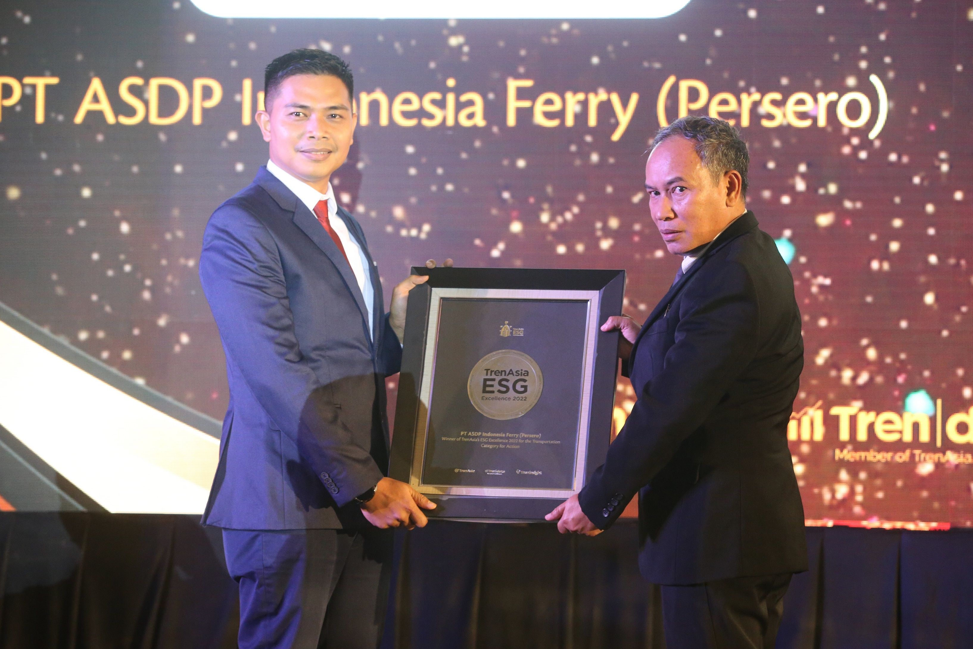 Implementasikan ESG, ASDP Ferry Dapat Penghargaan TrenAsia ESG Excellence 2022