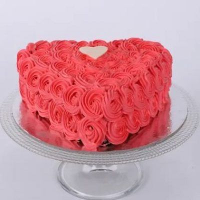 Heart-Shaped-Valentine-Cake.jpg