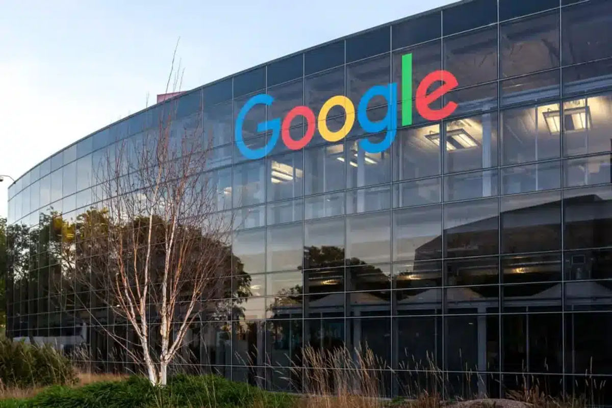 Google SDE | 1point3acres | Google Suspends SDE Green Card Applications?