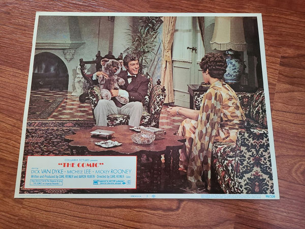 The Comic - General Lobby Cards