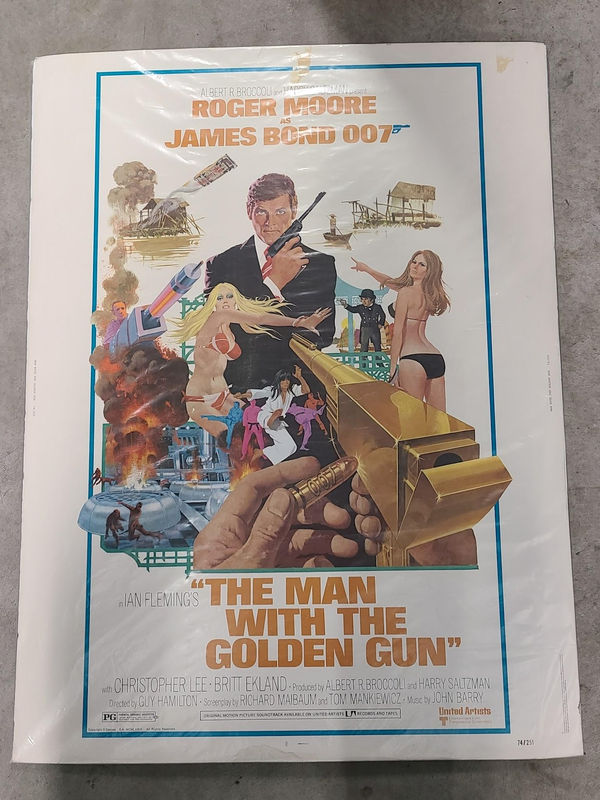 The Man With The Golden Gun - UK/US 30x40