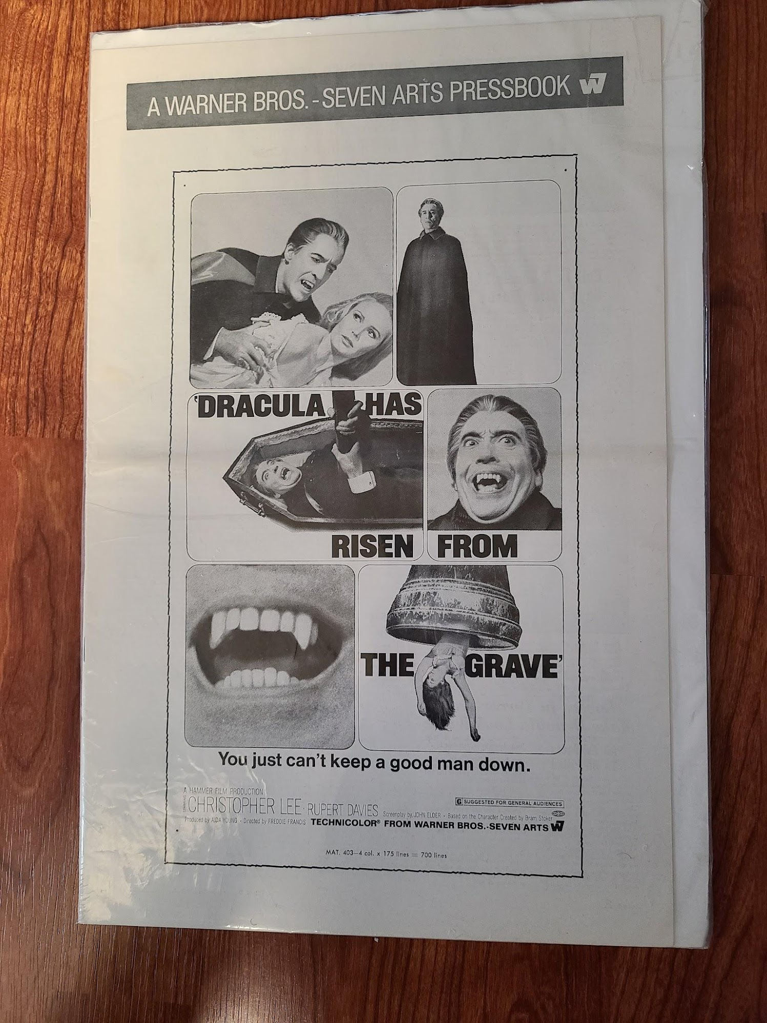 Dracula Has Risen From His Grave 1969 Press Books