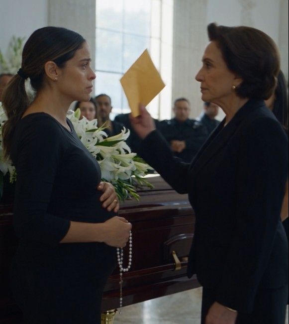 She Stole My Ring at His Funeral—Then the Lawyer Walked In