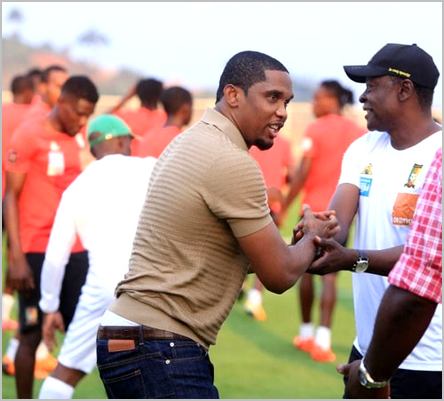 Samuel Etoo a rendu visite aux Lions A et à leur staff technique pour les encourager. Source: lebledparle.com /CC