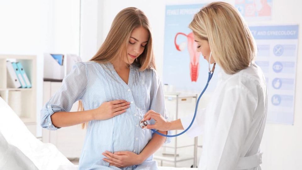 Common Pregnancy Complications: What to Watch for and When to Contact Your Gynecologist in Indore