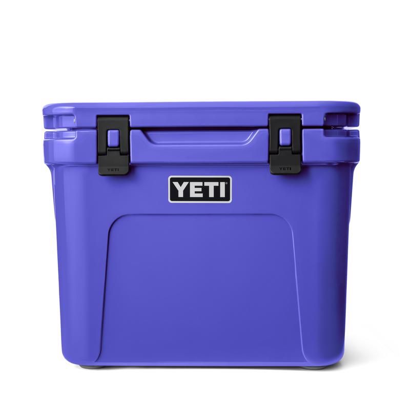 YETI Roadie 32 Ultramarine Violet 32 qt Roller Cooler at Gabriel