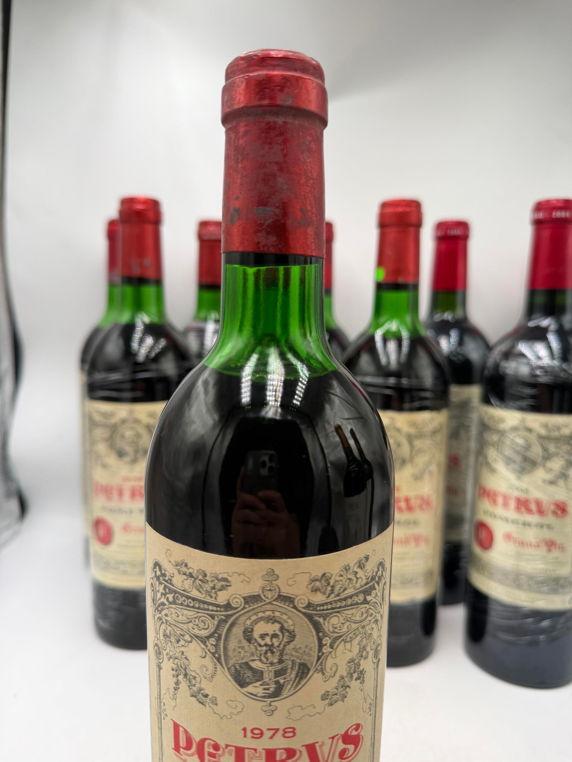 柏圖斯老年份水位原木箱酒標膠帽檢查圖