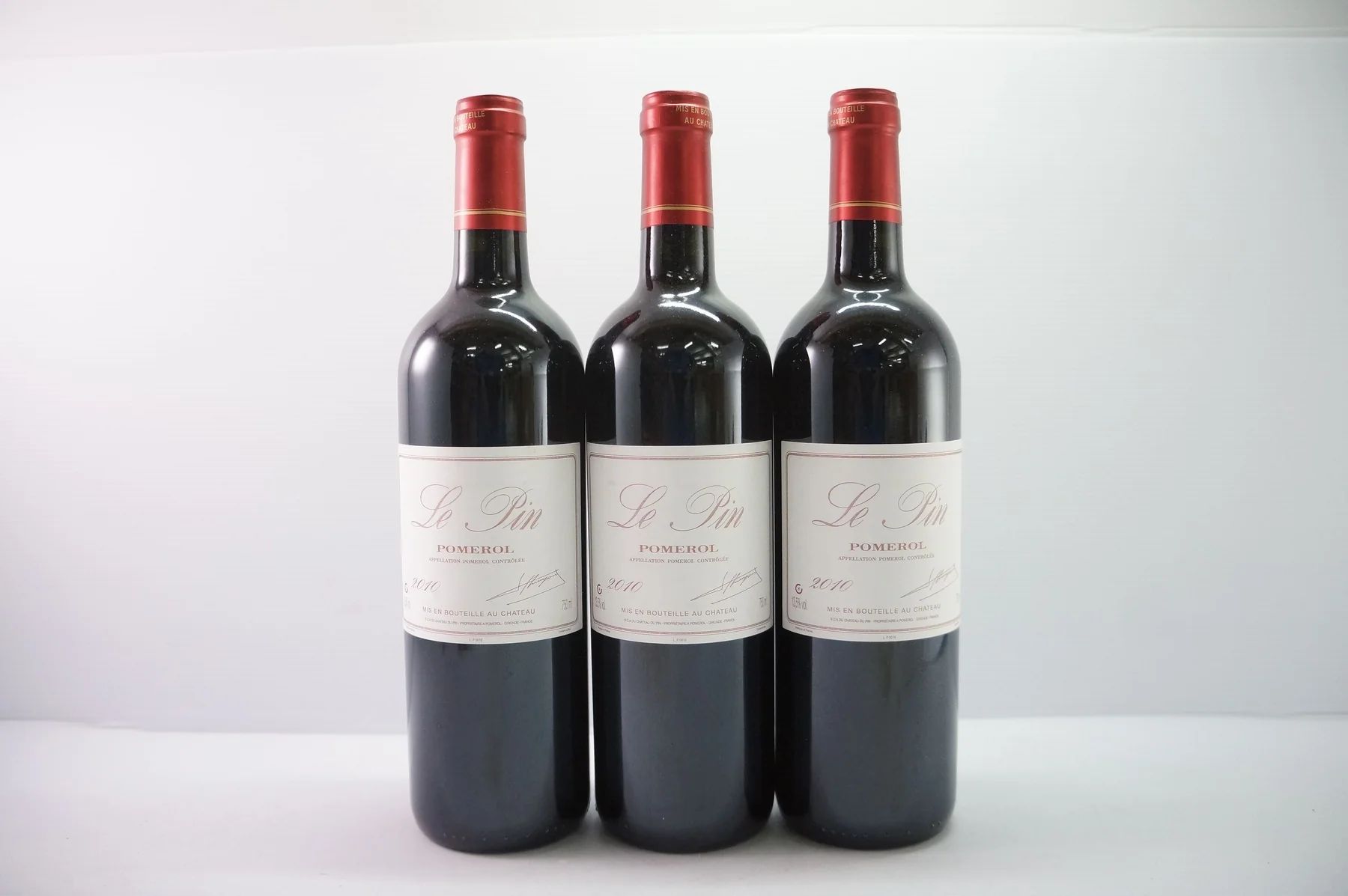 展示一箱 Château Le Pin (12x75cl) 的實物照片