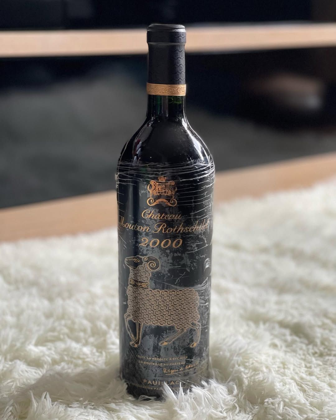 木桐酒莊 2000年 千禧金羊 鍍金瓶身設計