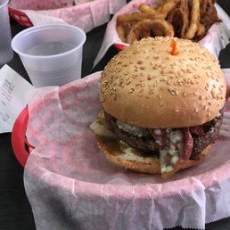 Pearl's Deluxe Burgers