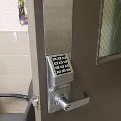Discount Locksmith and Garage Doors inc