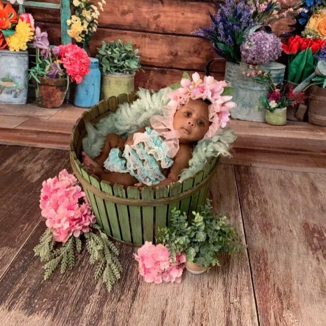 Maternity & Newborn Photographer