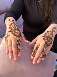 Shifaz Henna Dubai (Home Service)