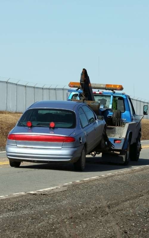 Edina Tow Truck