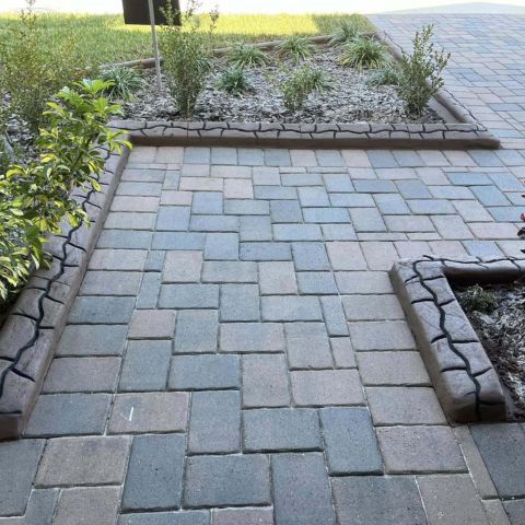Luxury Stoneworks – Pavers, Curbing & Sealing